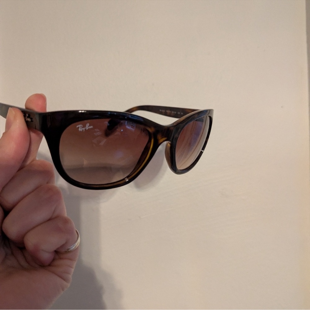 Authentic Ray-ban Wayfarers - Picture 4 of 5